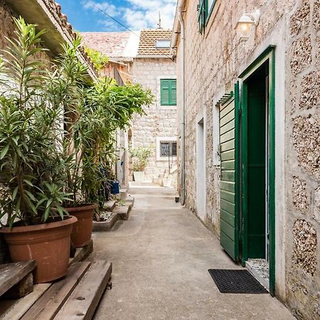 Nona Nata'S House Apartment Bol Exterior photo