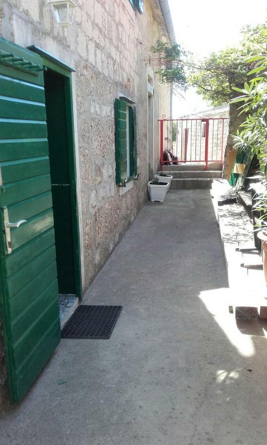 Nona Nata'S House Apartment Bol Exterior photo