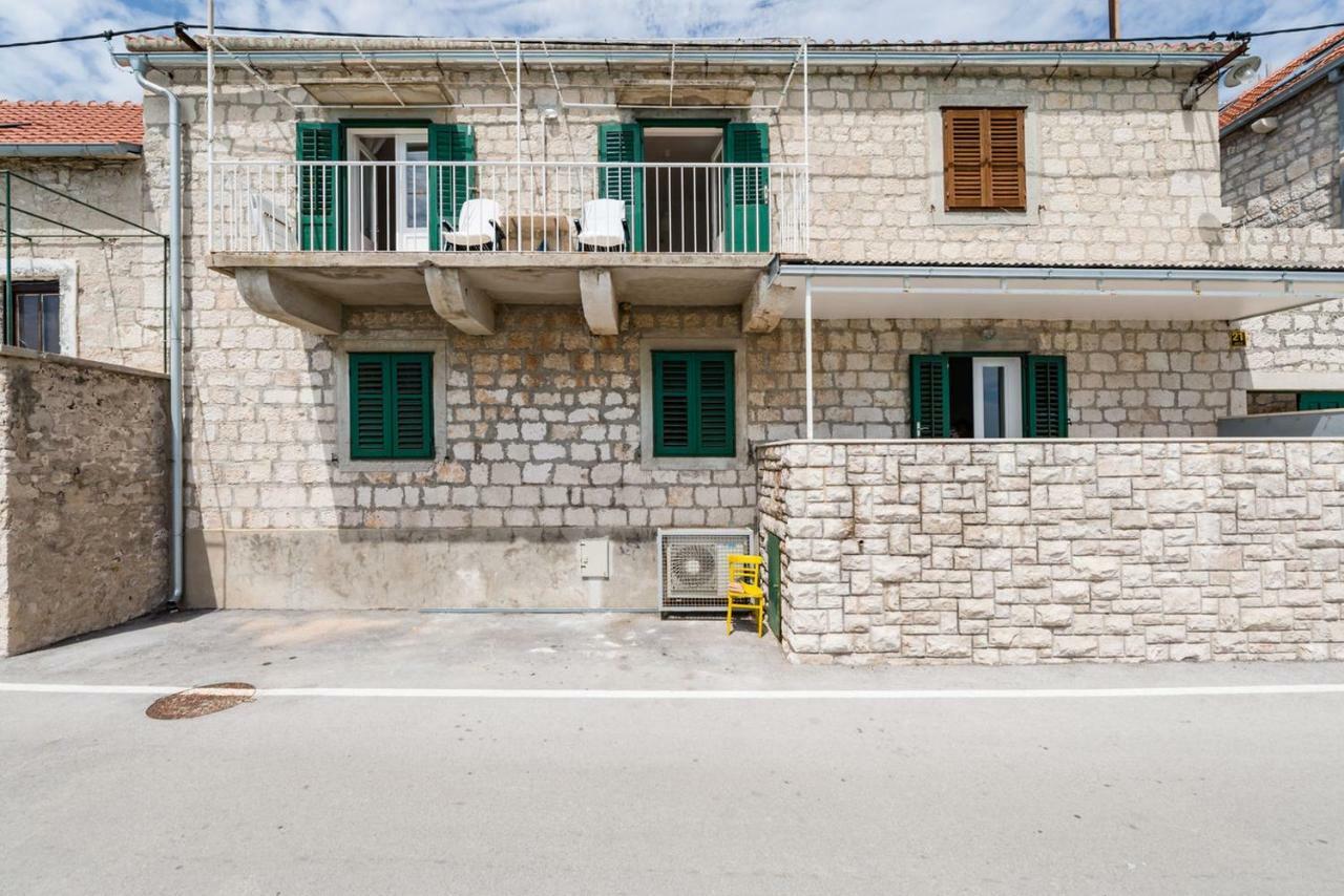 Nona Nata'S House Apartment Bol Exterior photo